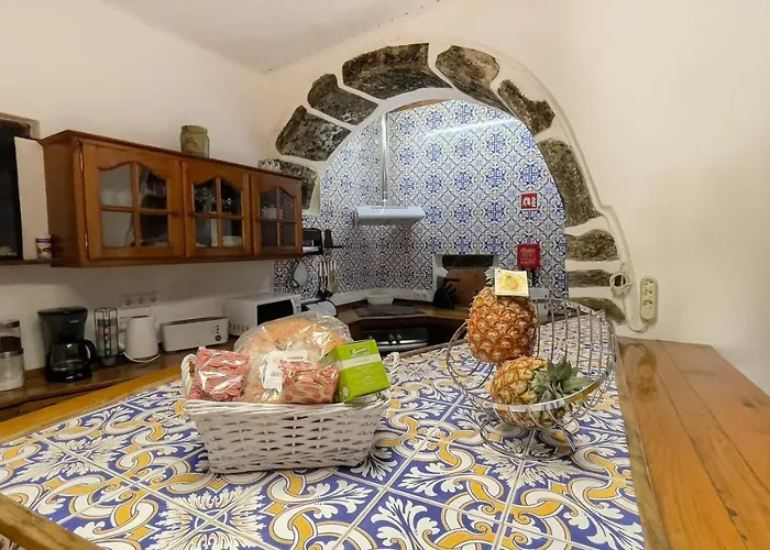 Casa Da Pedra Lagoa (Azores)