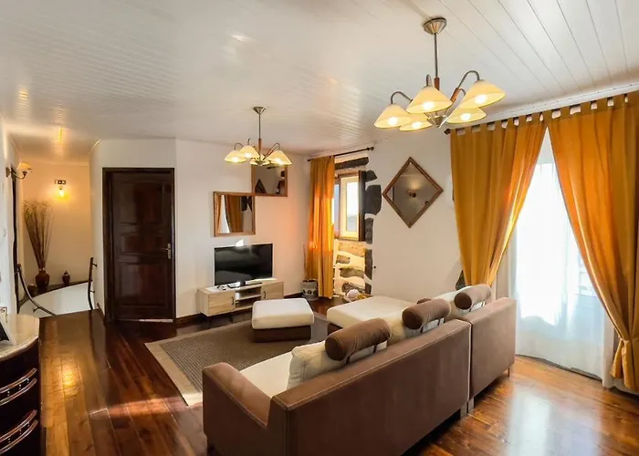Casa Da Pedra Lagoa (Azores)